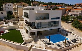 Villa Compass; Luxury Experience In Natural Bay.